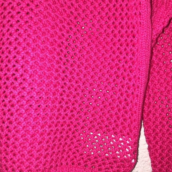 The Drop Size S Women's Asher Long Sleeve Cropped Cotton Crochet Top in Hot Pink - Picture 3 of 5